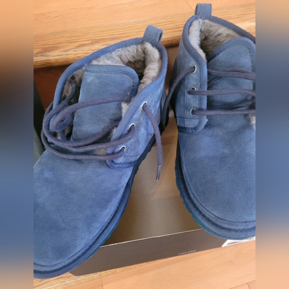 Ugg Men's Neumel boots size 6 - Picture 2 of 6